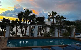 Saranda Hotel